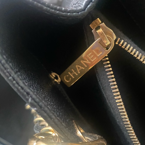 Authentic Chanel Bag. - Picture 8 of 15